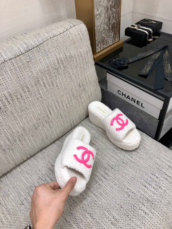 Sandalo con zeppa CC in lana bianca