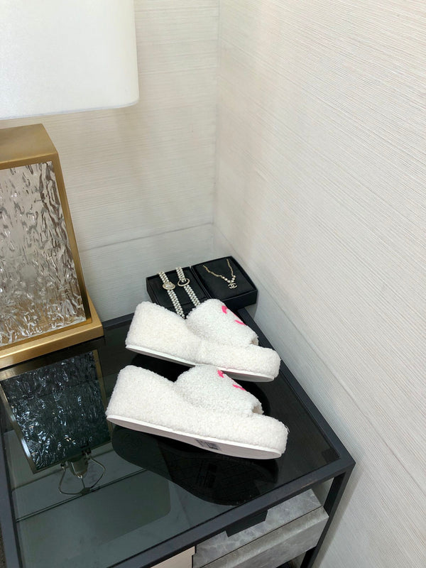 Sandalo con zeppa CC in lana bianca