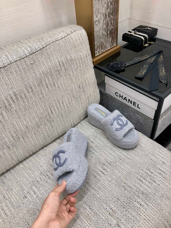 Sandalo con zeppa CC in lana grigia