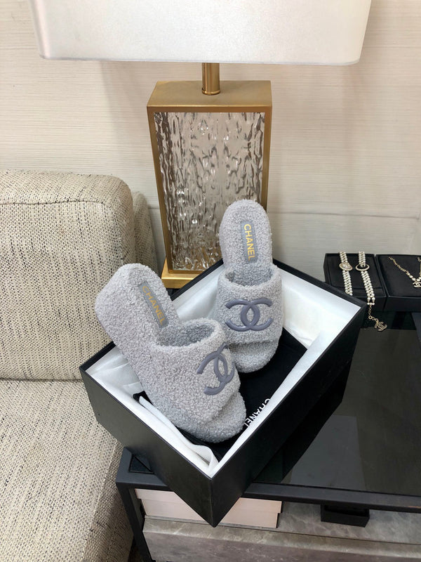 Sandalo con zeppa CC in lana grigia