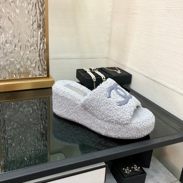 Sandalo con zeppa CC in lana grigia