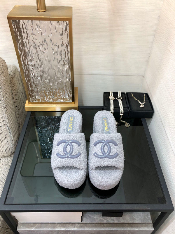 Sandalo con zeppa CC in lana grigia