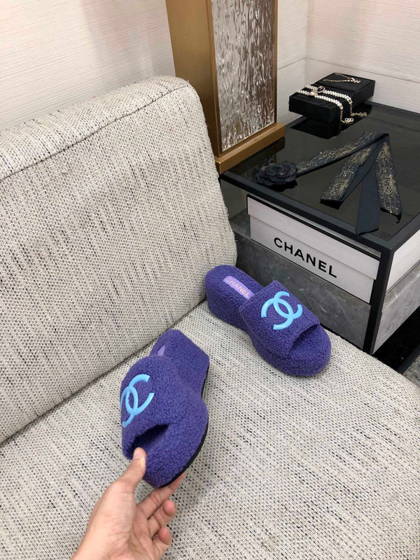 Sandalo con zeppa CC in lana viola