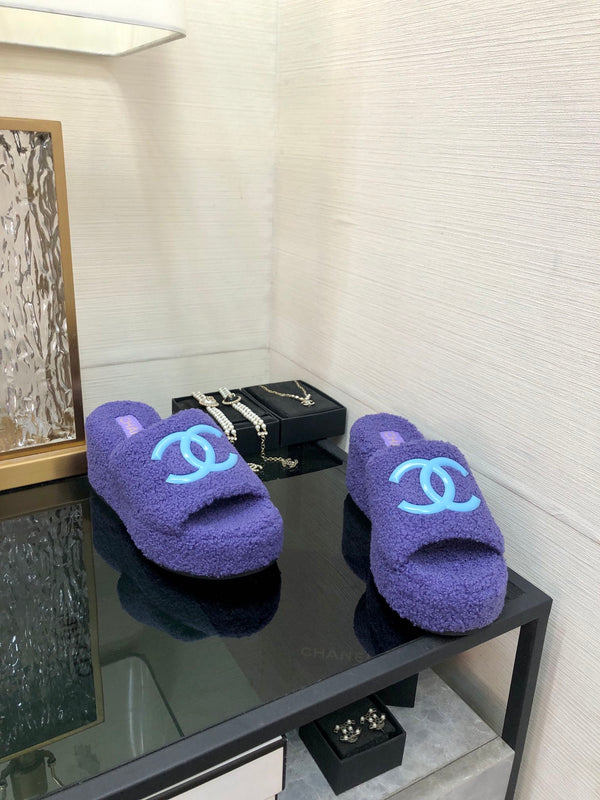 Sandalo con zeppa CC in lana viola