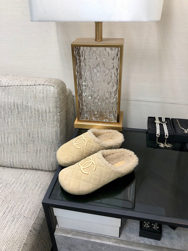 CC 26s Mules Beige Quilted Suede Shearling 970155