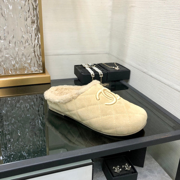 CC 26s Mules Beige Quilted Suede Shearling 970155