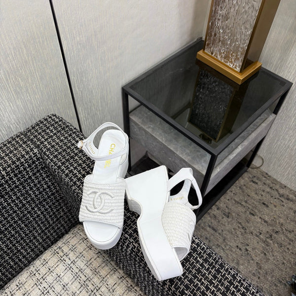 CC 26s Platform Sandal White Raffia Sheepskin 688693