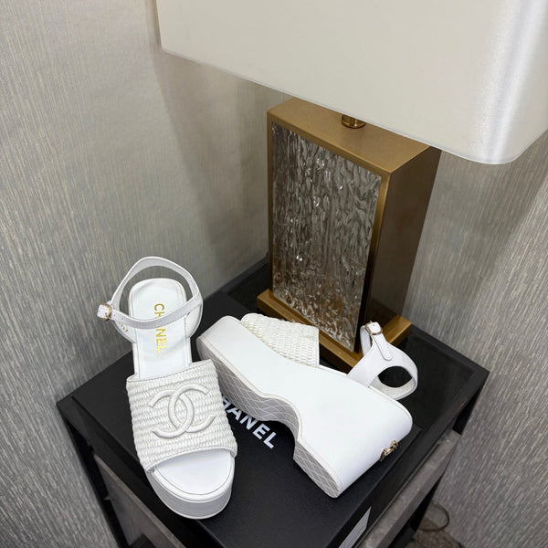 CC 26s Platform Sandal White Raffia Sheepskin 688693