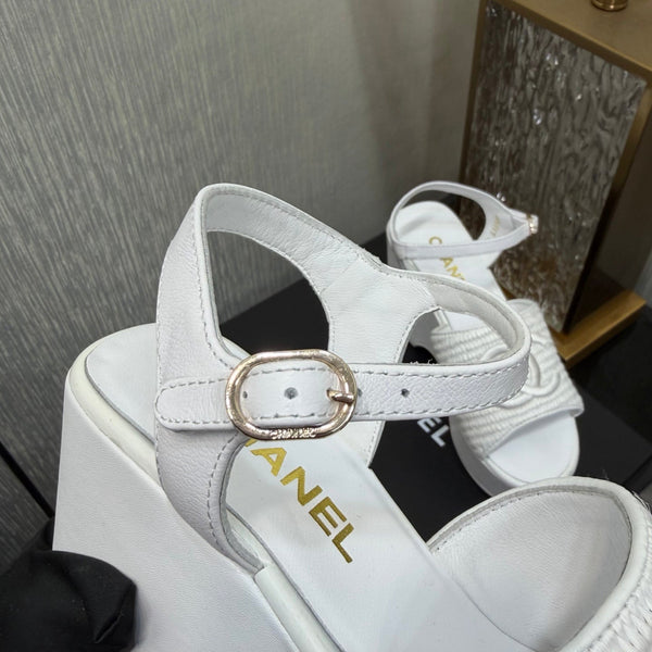 CC 26s Platform Sandal White Raffia Sheepskin 688693