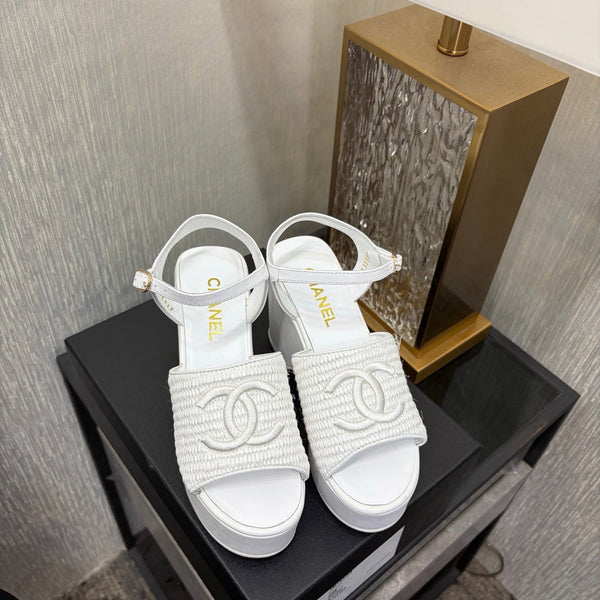 CC 26s Platform Sandal White Raffia Sheepskin 688693