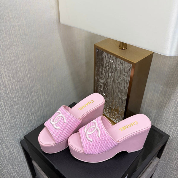 CC 26s Claquette à plateforme en raphia rose clair et peau de mouton 688699