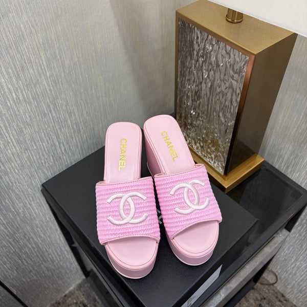 CC 26s Claquette à plateforme en raphia rose clair et peau de mouton 688699