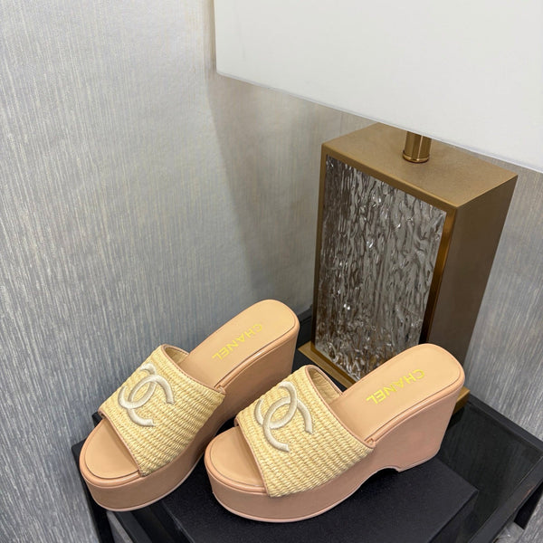 Mules à plateforme CC 26s en raphia beige et mouton 688702