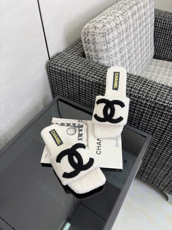 CC 26s Shearling Square Toe Sandals White Black Wool 128093