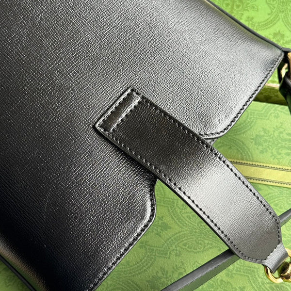 MINI BORSA A TRACOLLA A SECCHIELLO 20 IN PELLE DI VITELLO NERA E FERRAMENTA ORO