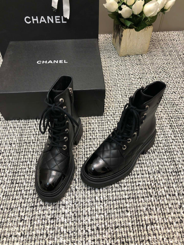 STIVALI BASSI IN PELLE DI AGNELLO NERA