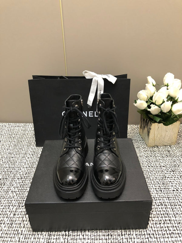 STIVALI BASSI IN PELLE DI AGNELLO NERA