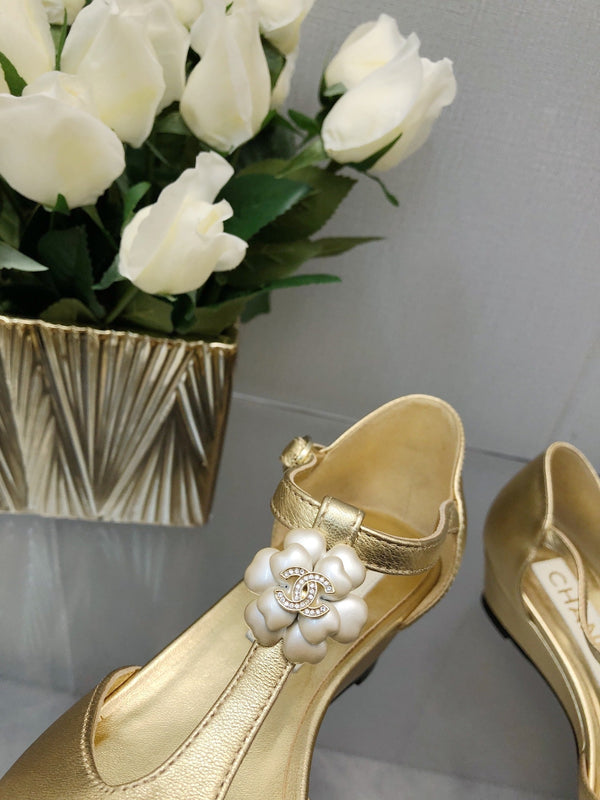 CAMELLIA CAP JANE SANDALS IN GOLD MIX BLACK LAMBSKIN