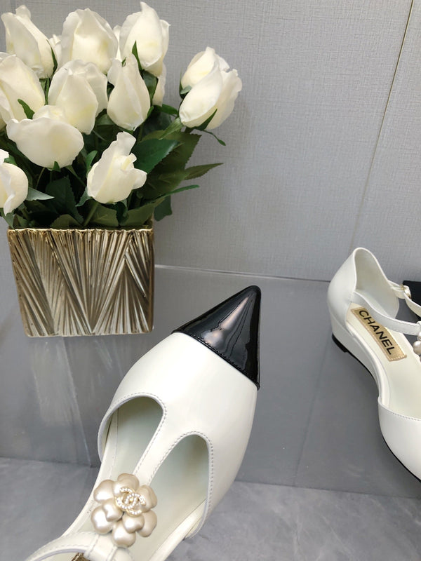 SANDALI CAMELLIA CAP JANE IN PELLE DI AGNELLO BIANCO E NERO