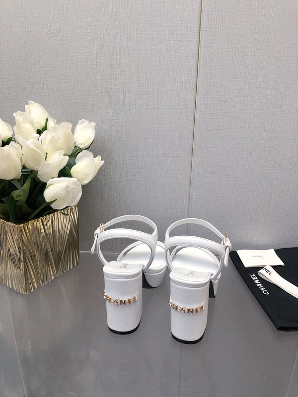 SANDALO CON TACCO A BLOCCO 9 CM IN PELLE DI AGNELLO BIANCA