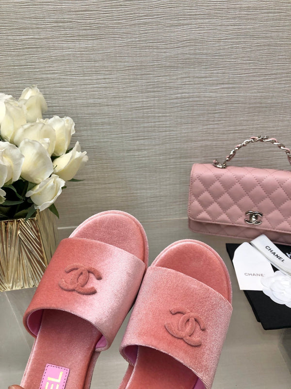 CC 25C Mules con tacco medio in velluto rosa 212953