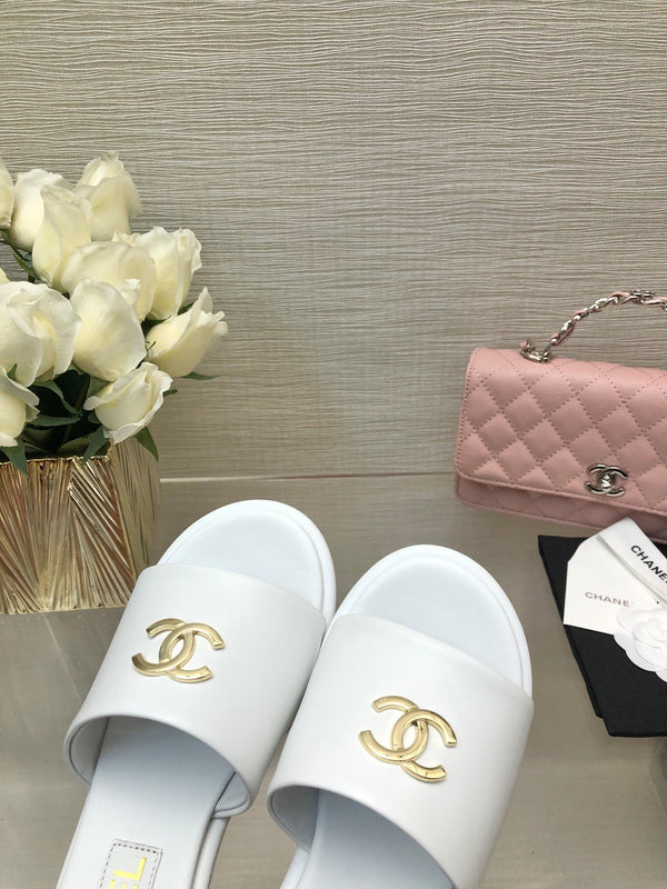 CC 25C Mule con tacco medio in vera pelle di vitello bianca 212954