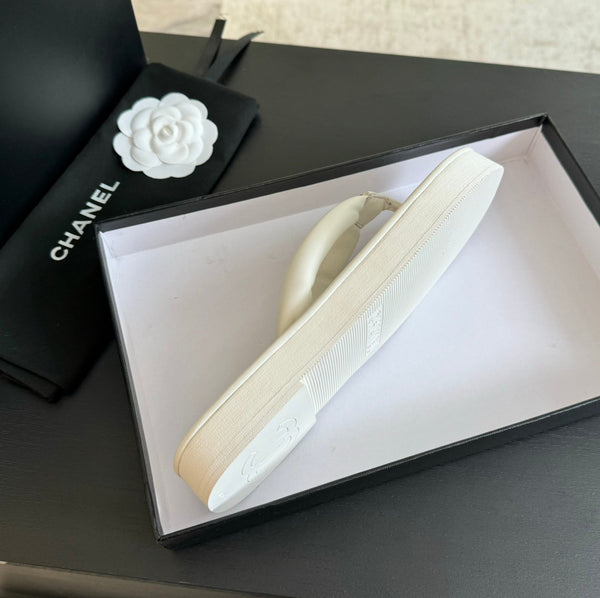 Thick-soled Flip-Flops Lambskin White