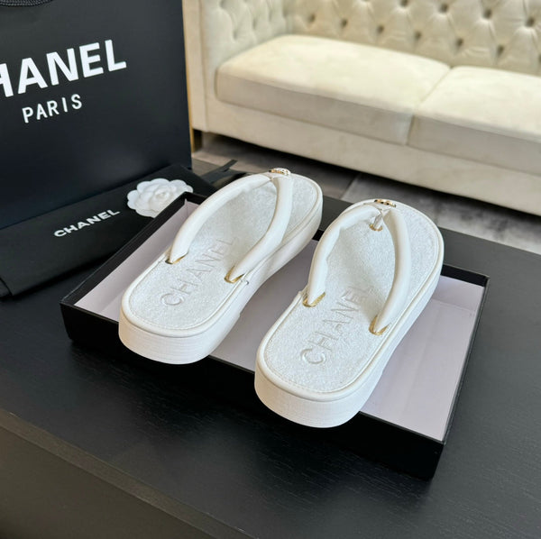 Thick-soled Flip-Flops Lambskin White