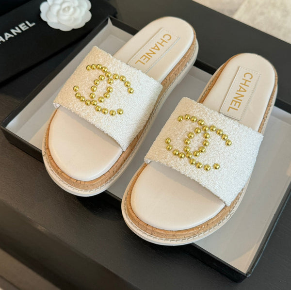 Double C Wood Grain Platform Slippers White Wool