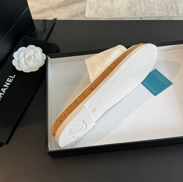 Double C Wood Grain Platform Slippers White Wool
