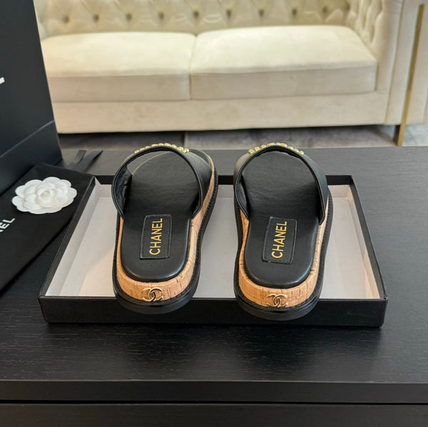 Double C Wood Grain Platform Slippers Black Sheepskin