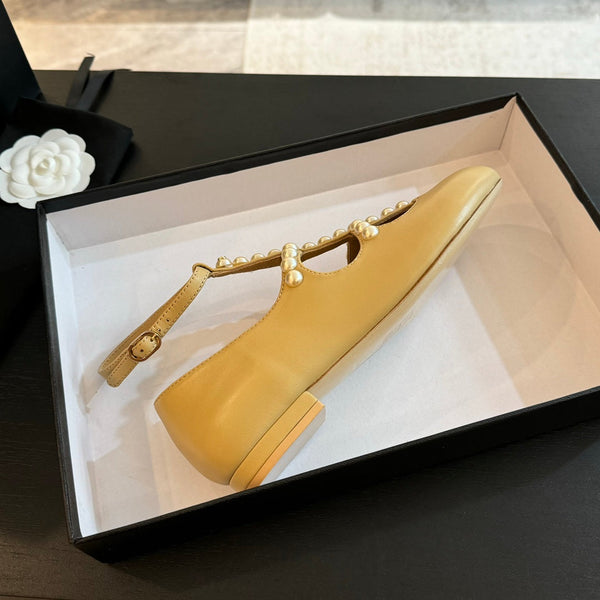 SCARPE MARY JANE IN PELLE DI CAPRA GIALLO CHIARO CON PERLA FINTA