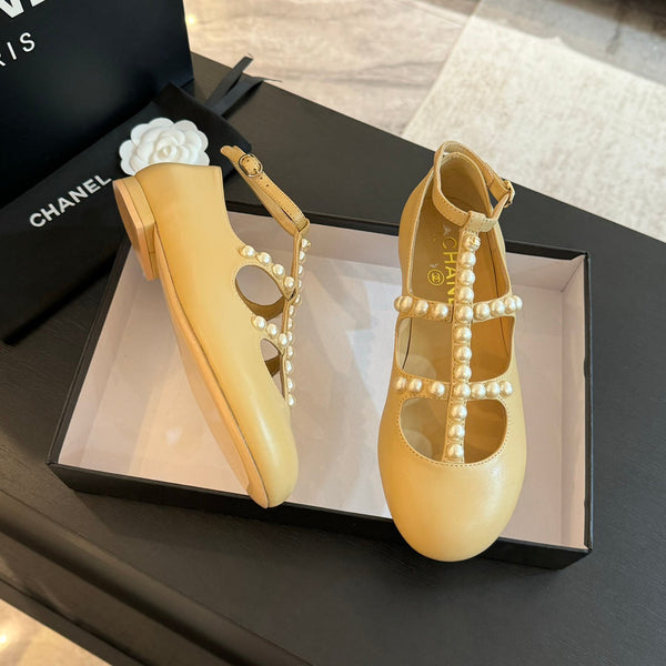 SCARPE MARY JANE IN PELLE DI CAPRA GIALLO CHIARO CON PERLA FINTA