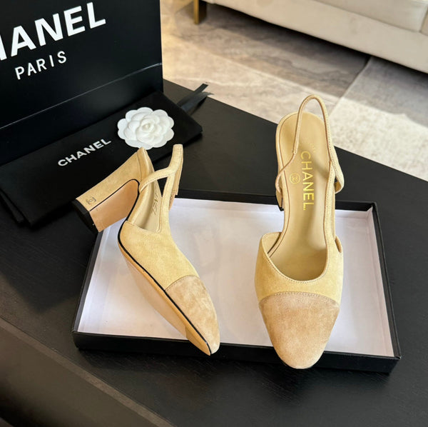 slingback 95 in pelle di vitello scamosciata beige