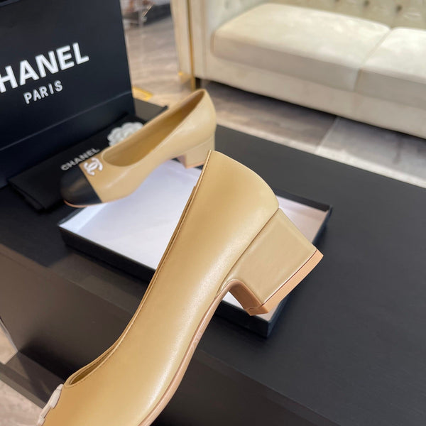 cc pump 50 beige black calfskin