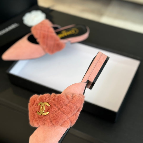 CC MULE IN PILE LISCIO ROSA CHIARO CON FERRAMENTA ORO