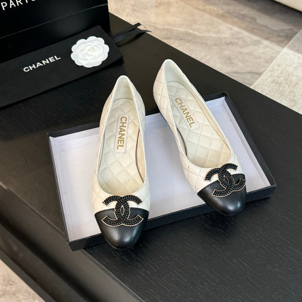 ballet flat white quilted lambskin large black cc logo