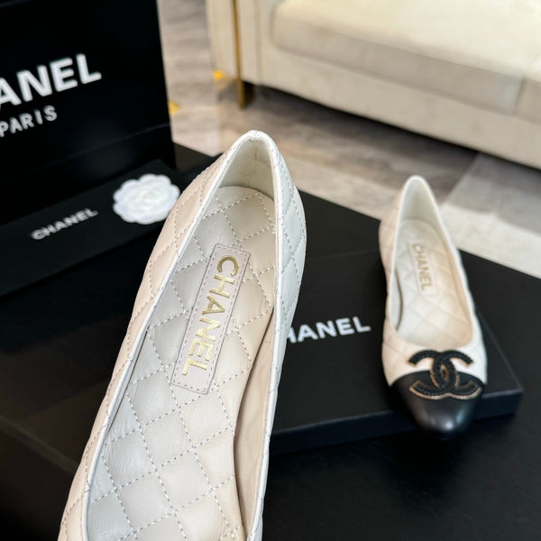 ballet flat white quilted lambskin large black cc logo