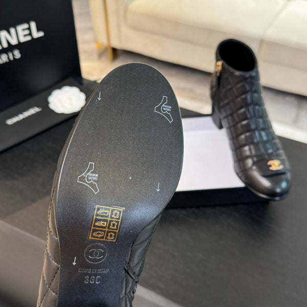 Stivaletti CC in pelle di agnello trapuntata nera da 50 mm