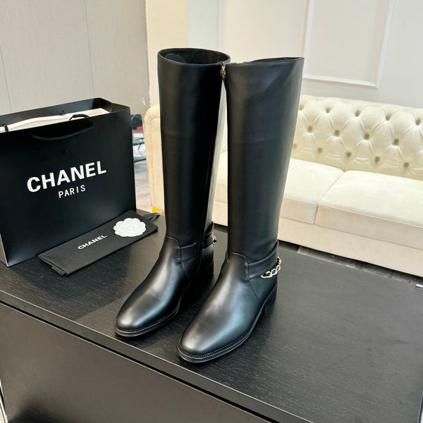 Stivali alti CC 30mm in pelle bovina nera liscia con catena