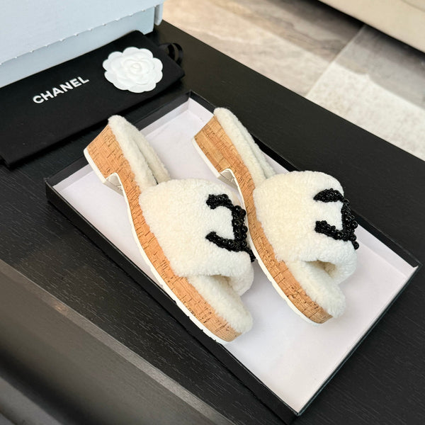 CC Slippers White Wool