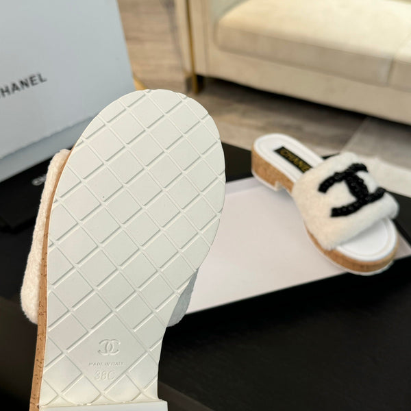 CC Slippers White Wool And Calfskin