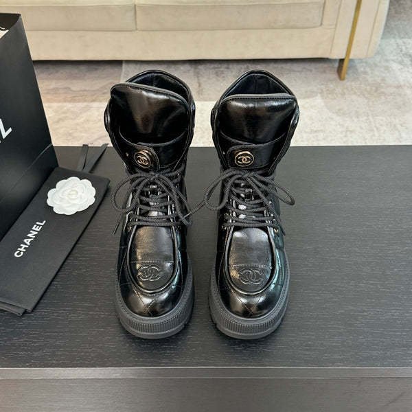 CC Short Boots Glossy Black Quilted Cowhide