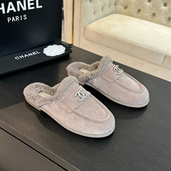 CC Mule Pinkish Grey Suede Lamb Wool