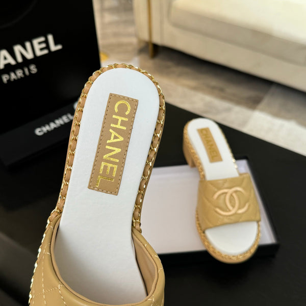 PANTOFOLA ALTE FLATFORM IN PELLE DI MONTONE GOFFRATA GIALLO DIJON