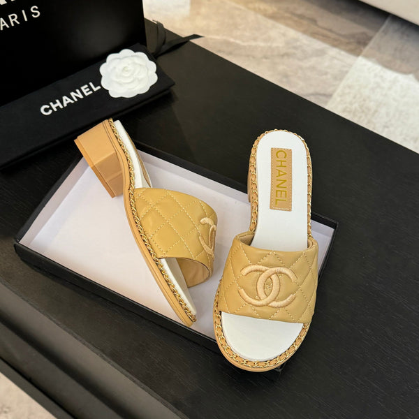 PANTOFOLA ALTE FLATFORM IN PELLE DI MONTONE GOFFRATA GIALLO DIJON