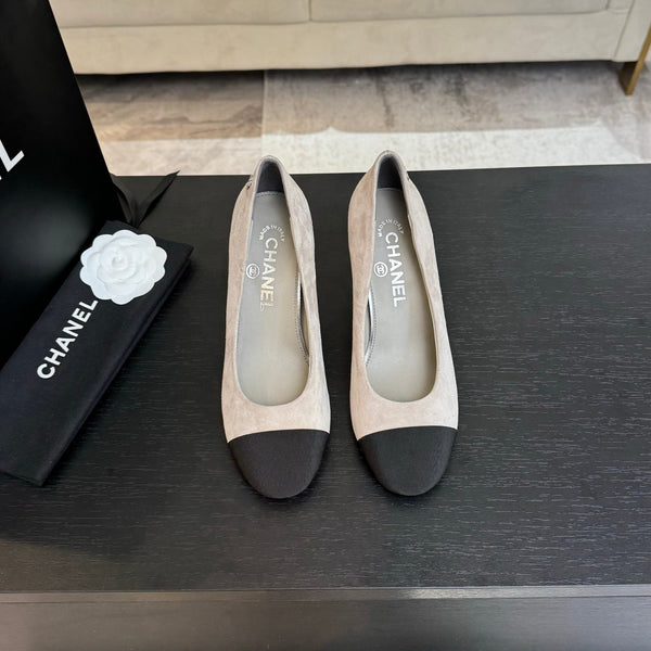 SANDALI CON TACCO ALTO 85 MM IN CAMOSCIO GRIGIO CHIARO E TESSUTO NERO