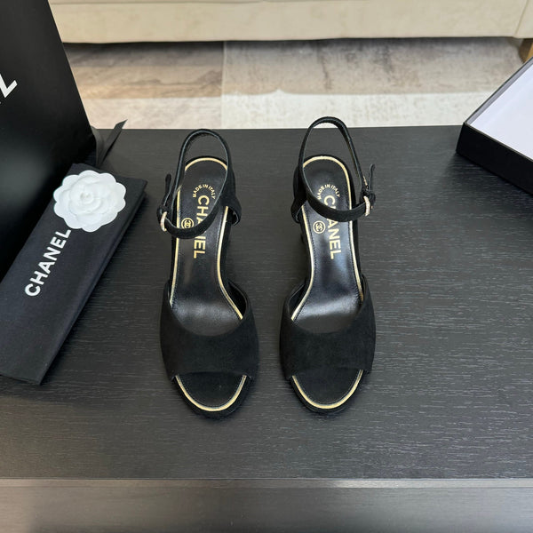 SANDALI CON CINTURINO A T E TACCO DI PERLE DA 85 MM IN CAMOSCIO NERO