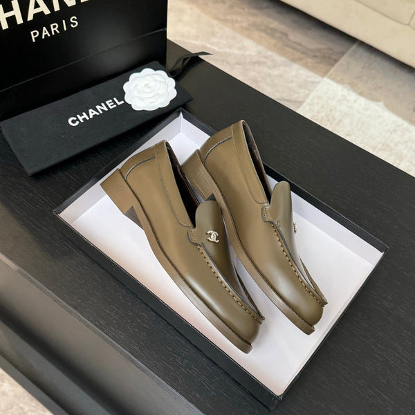 CC 25C Moccasins Bronze Olive Patent Leather