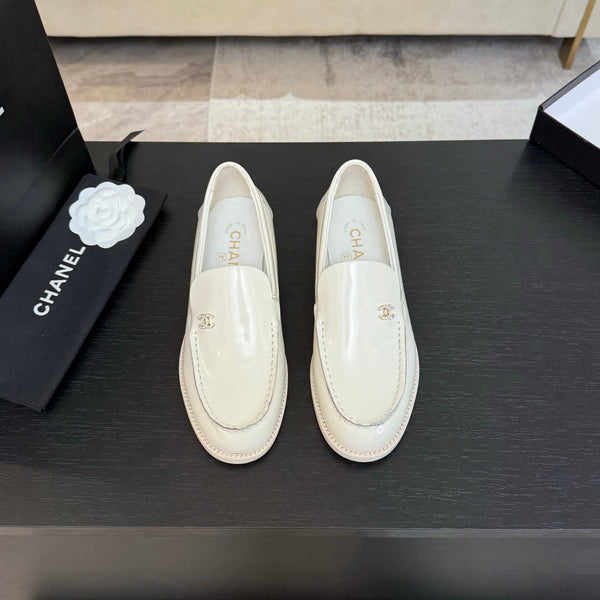 CC 25C Moccasins Ivory Patent Leather